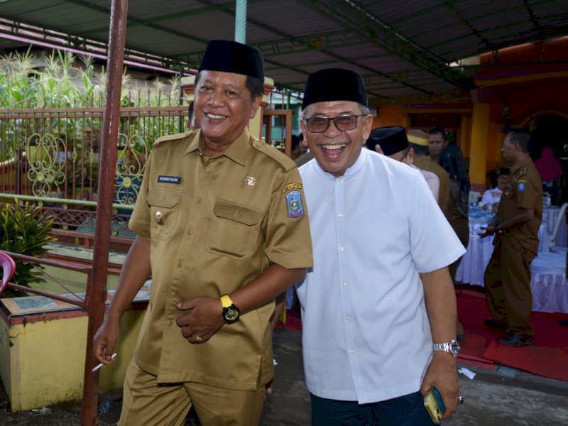 Ilham Arief Sirajuddin bersama Bupati Soppeng Kaswadi Razak.