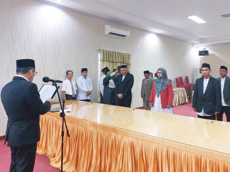 Rektor IAIN Bone Prof Syahabuddin merotasi tiga pejabat pelaksana akademik, Selasa (9/5/2023).