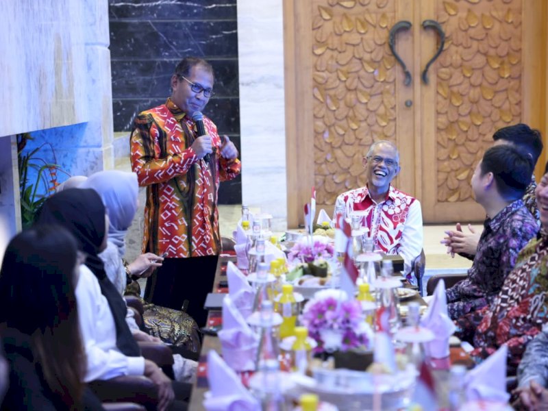 Wali Kota Danny Pomanto menjamu makan malam Menteri Singapura di kediamannya, Rabu, (10/05/2023), malam.