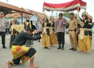 Tiba di Bulukumba, Kapolda Sulsel Disambut Tari Angngaru