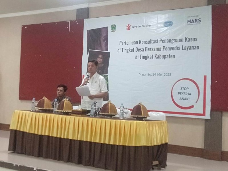 Pertemuan Konsultatif PATBM dengan Penyedia Layanan terkait Rujukan Kasus Pemenuhan Hak Anak, Rabu (24/5/2023), di Aula Hotel Bukit Indah Masamba. 