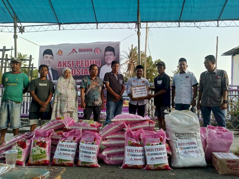 Roemah Djoeang melalui AIA menyalurkan bantuan untuk korban kebakaran di Desa Botto, Kecamatan Takkalalla, Kabupaten Wajo. 