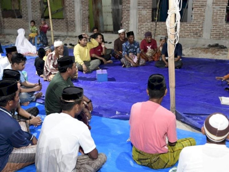 IAS dijamu warga dan tokoh masyarakat di Desa Tompo Tana, Senin 5 Juni 2023. 