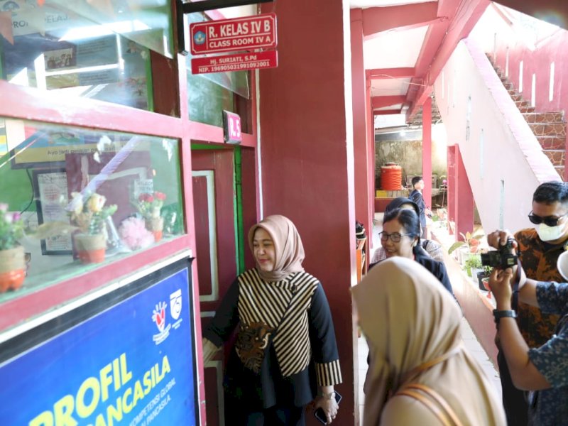 Wakil Wali Kota Makassar meninjau Sekolah Dasar Negeri (SDN) di empat kecamatan. 