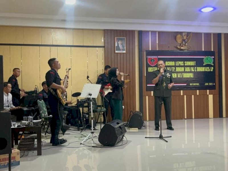 Tenribetta Band tampil di acara Sertijab pejabat Korem 141 Toddopuli. 