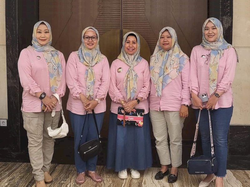 Lima camat perempuan di Luwu Utara. 