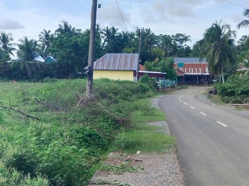 Proyek jalan di Kabupaten Wajo yang diduga bermasalah. 
