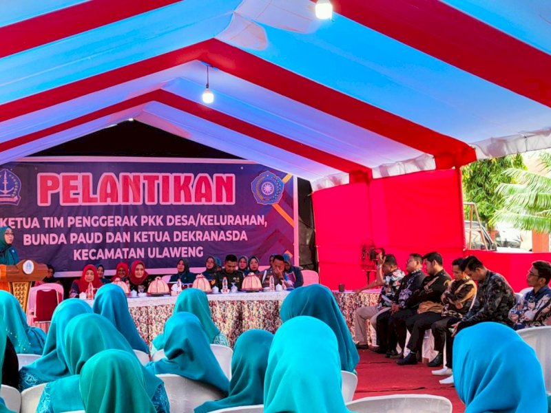 Pelantikan Ketua Tim Penggerak PKK, Bunda Paud dan Dekranasda Desa/Kelurahan se-Kecamatan Ulaweng di Halaman Kantor Camat Ulaweng, Kamis (22/6/2023).