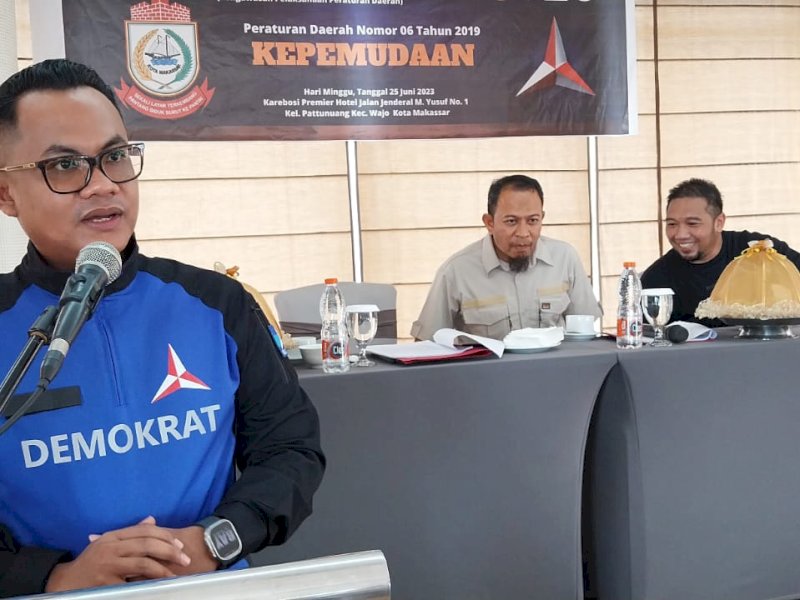 Anggota DPRD Kota Makassar H Ray Suryadi Arsyad menjadi narasumber pada kegiatan sosialisasi penyebaran produk hukum daerah "Perda Nomor 6 Tahun 2019 Tentang Kepemudaan".