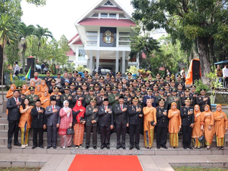 Upacara Peringatan Hari Bhayangkara ke-77 yang digelar di Lapangan Kantor Bupati Wajo, Sabtu (1/7/2023).