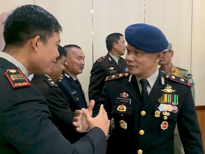 Danyon C Pelopor Satbrimob Polda Sulsel Kompol Nur Ichsan  pada peringatan HUT ke-77 Bhayangkara. 