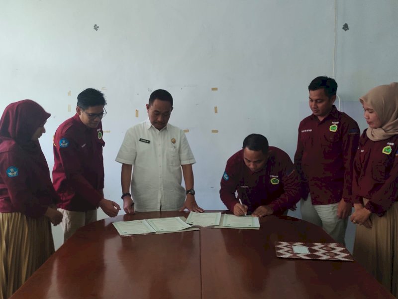 Universitas Cokroaminoto Palopo (UNCP) menjalin kerja sama dengan Dinas Komunikasi, Informatika, Statistik dan Persandian (Diskominfo-SP) Kabupaten Luwu Utara.