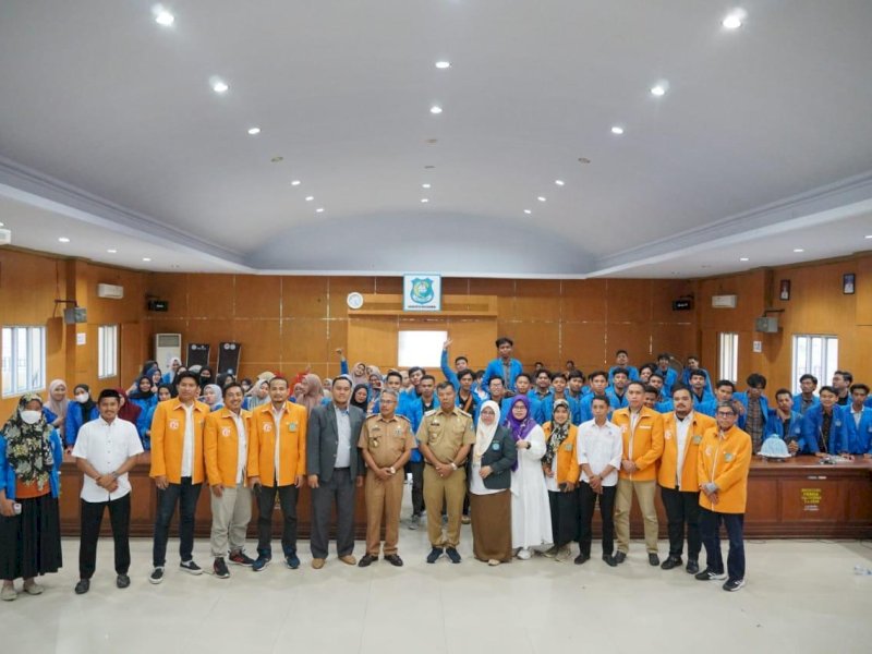 Bupati Bulukumba Andi Muchtar Ali Yusuf memberi kuliah umum kepada 85 mahasiswa prodi Ilmu Pemerintahan Universitas Muhammadiyah (Unismuh) Makassar. 