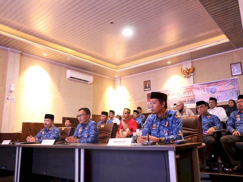 Bupati Bantaeng Ilham Azikin mempresentasikan inovasi Sistem Aplikasi Menikah Bawa Pulang KK, KTP dan Buku Nikah (Samawaki)