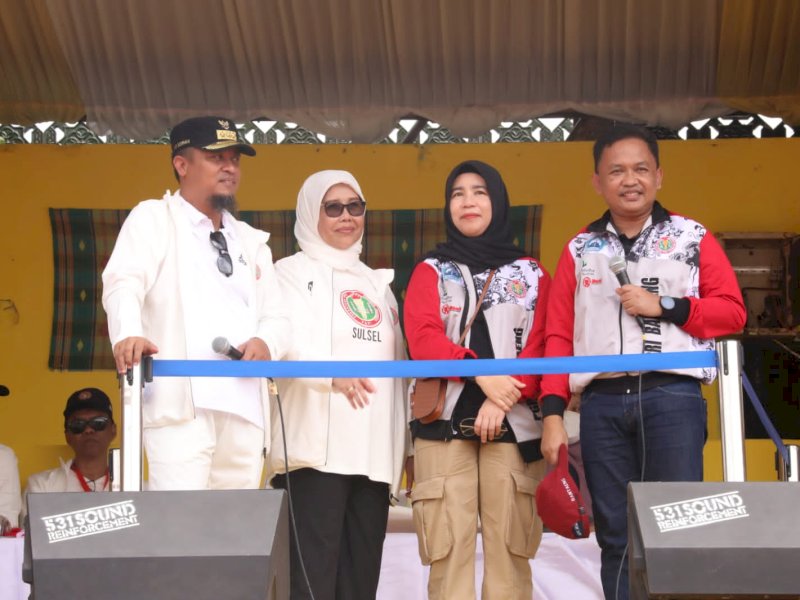 Bupati Bantaeng Ilham Azikin bersama Gubernur Sulsel Sudirman Sulaiman. 