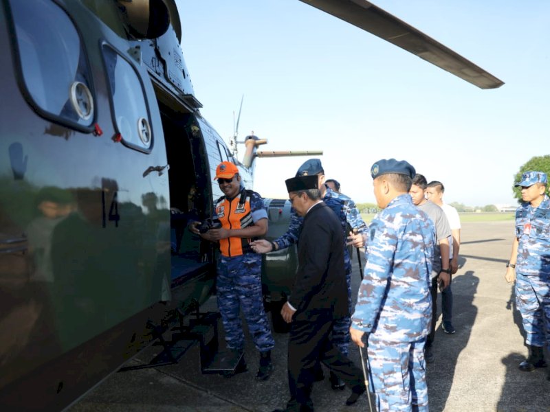 Wali Kota Makassar Moh Ramdhan Pomanto bertolak dari Makassar ke Kabupaten Jeneponto dengan menumpangi helikopter TNI AU, Sabtu (29/07/2023).