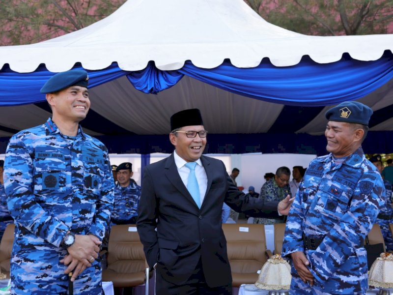 Wali Kota Makassar Moh Ramdhan Pomanto bersama Panglima Komando Operasi Udara (Pangkoopsud) II Marsekal Muda TNI Andi Kustoro dalam Peringatan Hari Bakti TNI Angkatan Udara 2023 di Jeneponto, Sabtu, (29/07/2023).