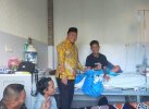 Ketua DPRD Tator Jenguk Wartawan PEDOMANMEDIA yang Dirawat di RS Sinar Kasih