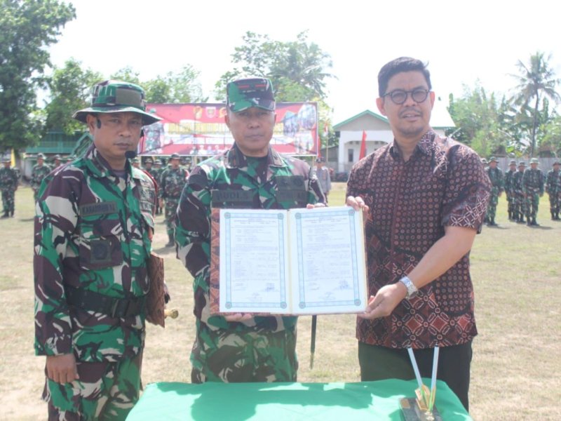 Danrem 141/Toddopuli Brigjen TNI Budi Suharto resmi menutup kegiatan TMMD ke-117. 