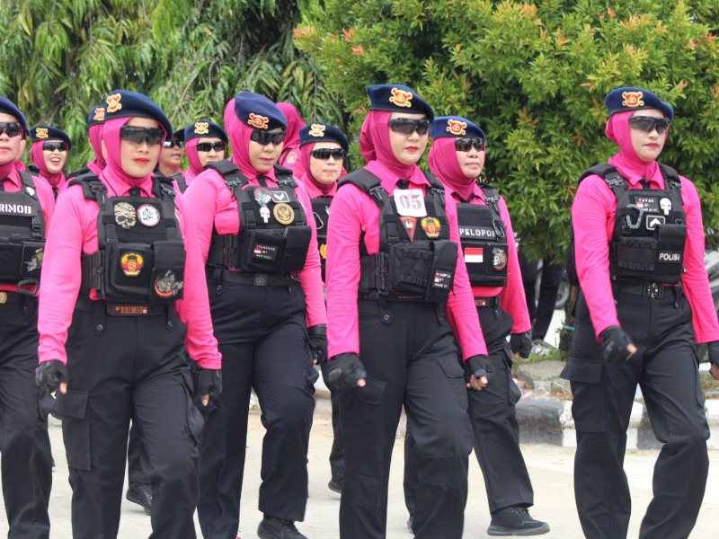 Bhayangkari Brimob meraih juara lomba gerak jalan indah di Luwu Utara. 