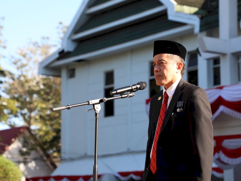 Sekretaris Daerah Kabupaten Bantaeng, Abdul Wahab memimpin Upacara Bendera memperingati HUT ke-78 RI