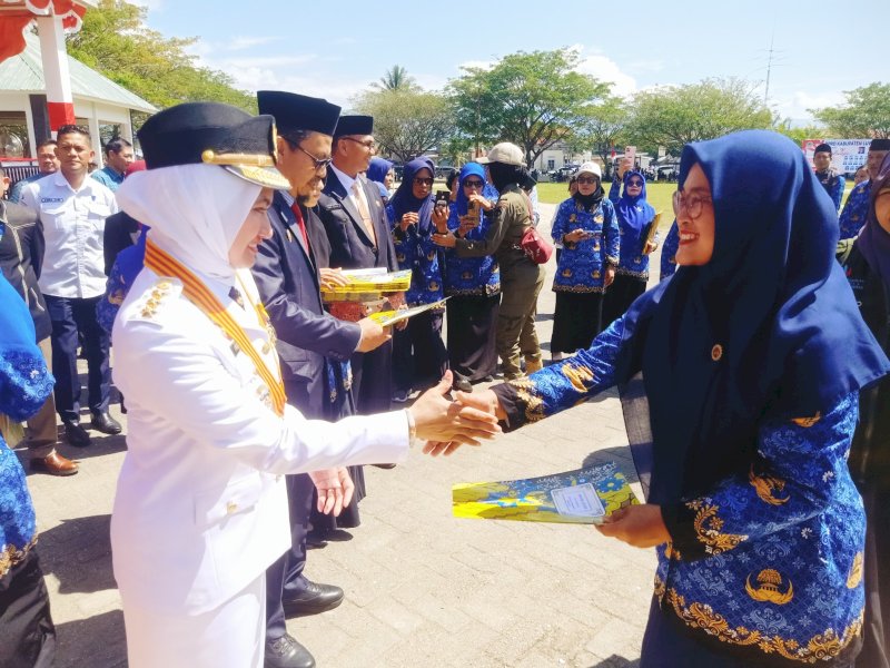 Jadi Sekolah Penggerak, TK Al Hidayah Terima Penghargaan Bupati Lutra