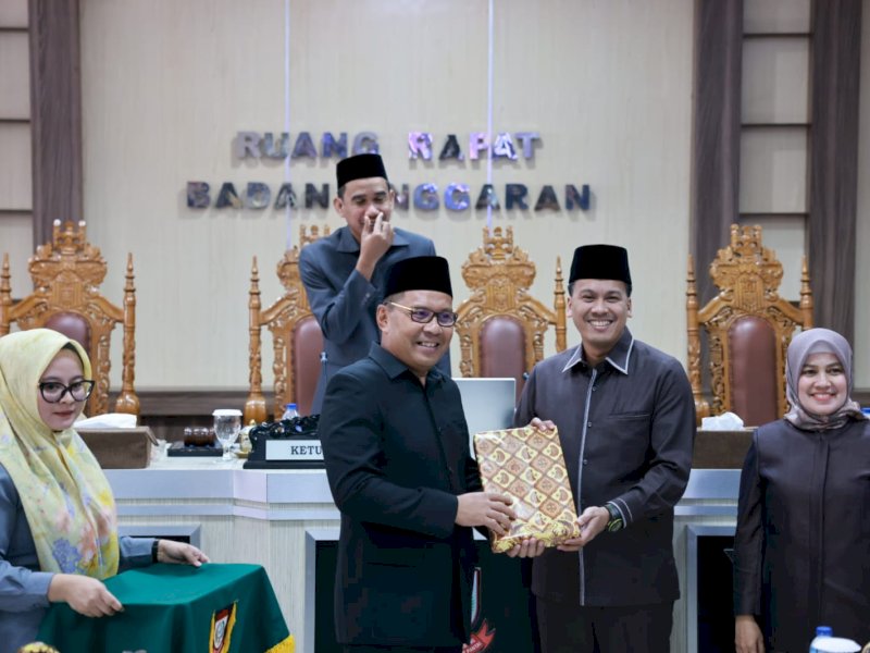 Rapat Paripurna Ranperda Inisiatif Komisi C Bidang Pembangunan DPRD Makassar Tentang Pengolahan Limbah B3 di Ruang Banggar DPRD Kota Makassar, Jumat, (18/08/20230). 