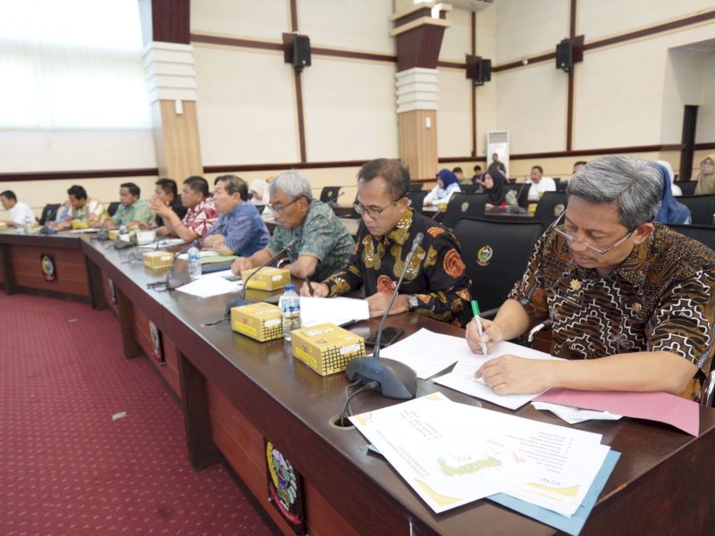 Rakor penanganan dampak El Nino, yang dipimpin langsung Gubernur Sulsel Andi Sudirman Sulaiman, Jumat, 25 Agustus 2023.