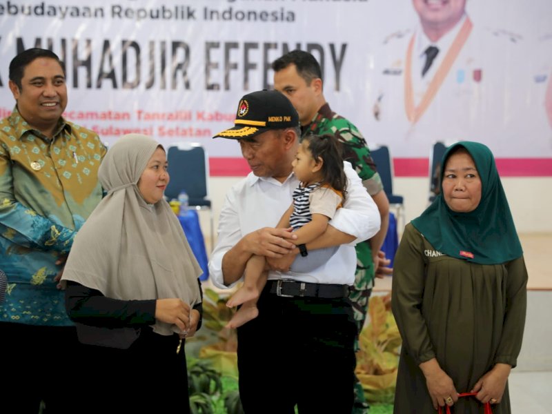 Kunjungi Maros, Menko PMK Minta Program Bapak Asuh Stunting Digencarkan