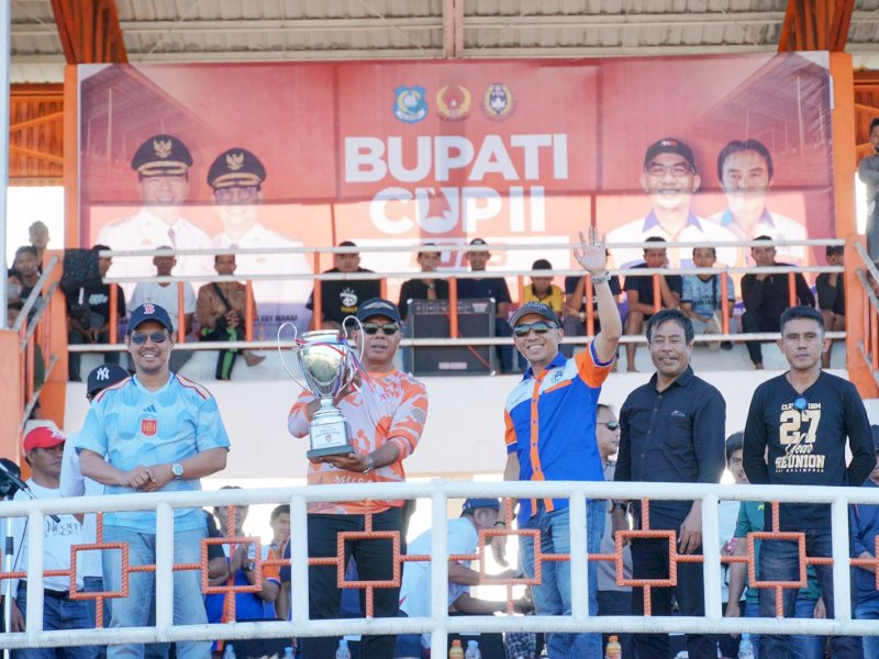 Pembukaan turnamen sepak bola Bupati Cup 2 di Stadion Mini Bulukumba, Minggu, 27 Agustus 2023.