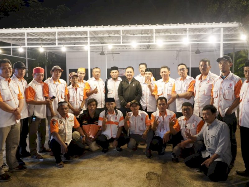 Bupati Bantaeng Ilham Azikin bersama sejumlah Kepala OPD menerima kunjungan Ketua dan Pengurus Organisasi Amatir Radio Indonesia (ORARI) Lokal Bantaeng di pelataran Mal Pelayanan Publik (MPP) Bantaeng, Kamis (31/8). 