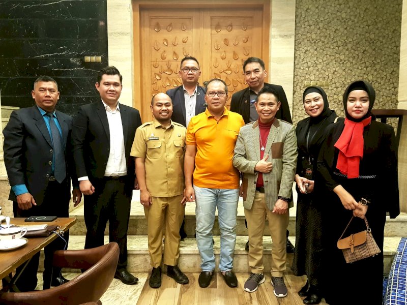 Wali Kota Makassar Moh Ramdhan Pomanto bersama pengurus DPD IHGMA Sulsel. 