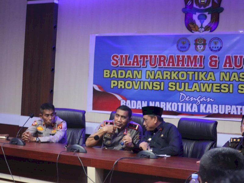 Bupati Wajo Amran Mahmud menjamu Kepala Badan Narkotika Nasional (BNN) Sulawesi Selatan Brigjen Pol Guruh Ahmad Fadiyanto. 