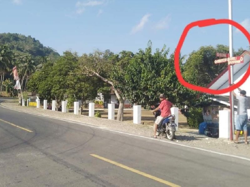 Tak Ada Rambu di Bypass Sumpallabbu Bone, Warga Pasang Penunjuk Arah ...
