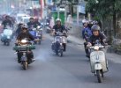 Penampakan Bupati Ilham Azikin Saat Tunggangi Vespa Klasik di Jalanan Bantaeng