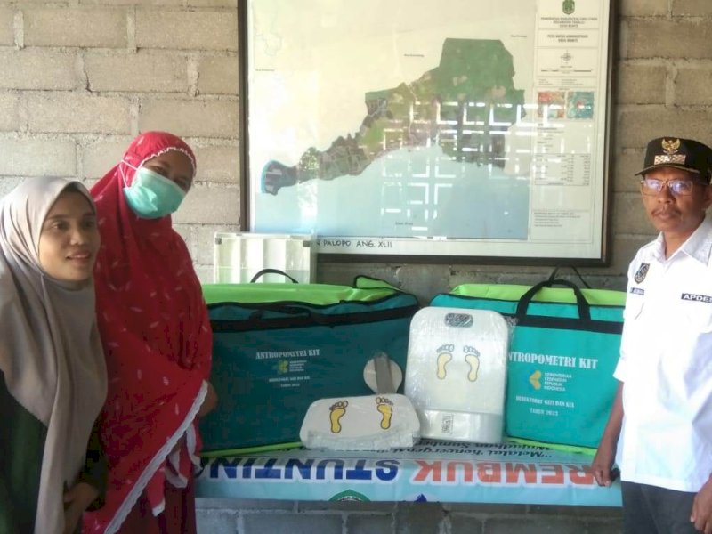 Atasi Stunting, Kades Munte Salurkan Bantuan Alat Antropometri ke Posyandu