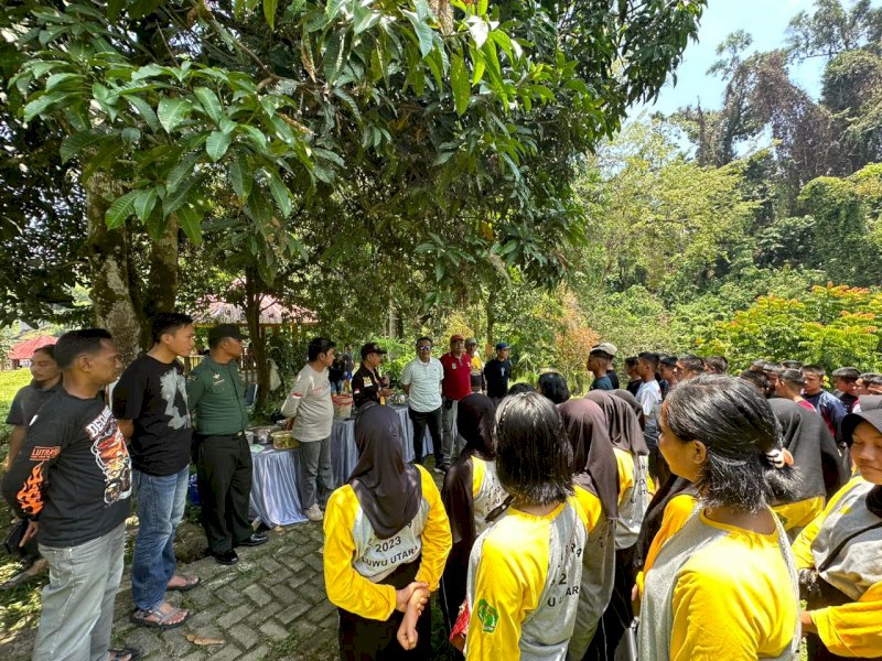 Permandian Air Panas Pincara Kecamatan Masamba dikunjungi Paskibraka Lutra. 