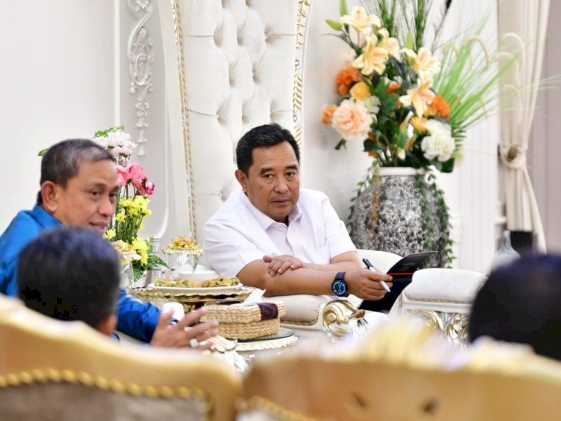 Penjabat (Pj) Gubernur Sulsel, Bahtiar Baharuddin, menerima kunjungan Bupati Wajo Amran Mahmud. 