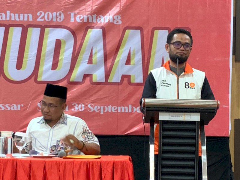Ketua Komisi D DPRD Kota Makassar Andi Hadi Ibrahim Baso menjadi narasumber pada kegiatan sosialisasi Perda Kepemudaan. 