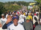Jalan Sehat IKA Pesantren Guppi, Rudianto Lallo Gugah Kepedulian Alumni