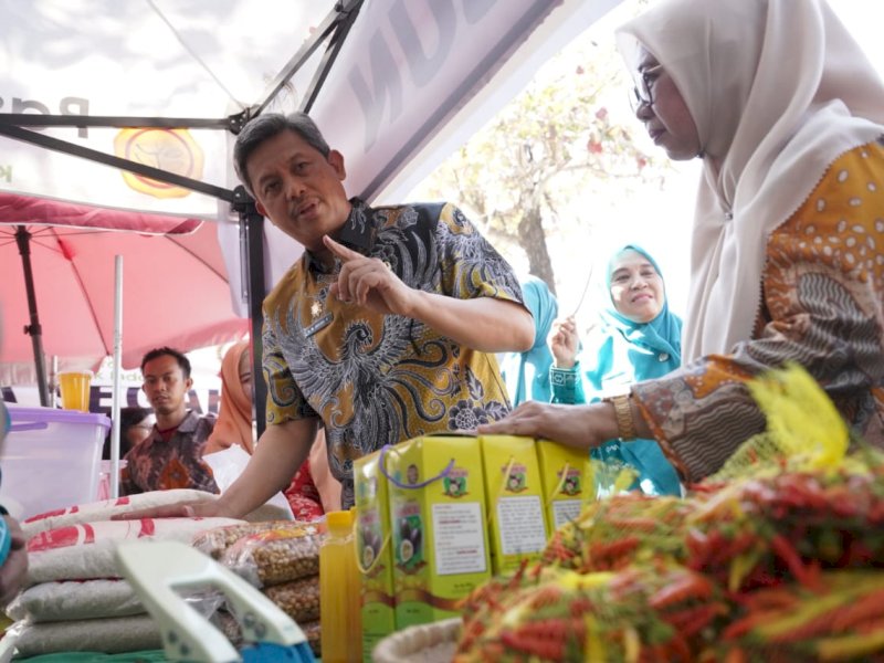 Gerakan Pangan Murah di Jalan Seroja, Kelurahan Kampung Buyang, Kecamatan Mariso, Kota Makassar. 