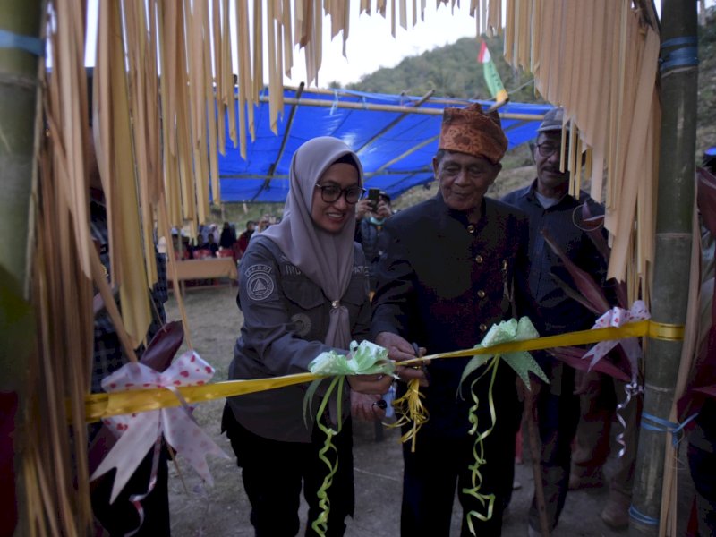 Rumah Adat Pohoneang di Dusun Longa Desa Embonatana, Kecamatan Seko diresmikan Bupati Luwu Utara Indah Putri Indriani (IDP).