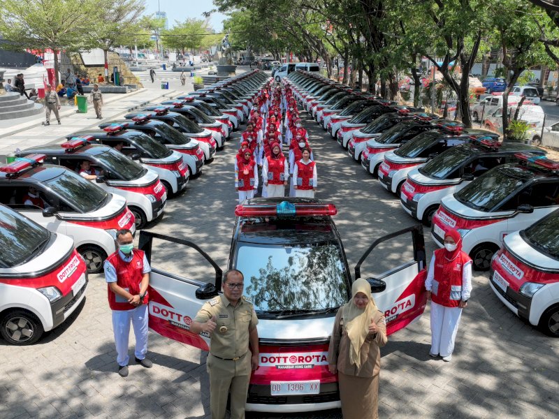 Pemerintah Kota Makassar meluncurkan armada baru mobil Dottoro'ta di Anjungan Pantai Losari, Selasa (10/10/2023).