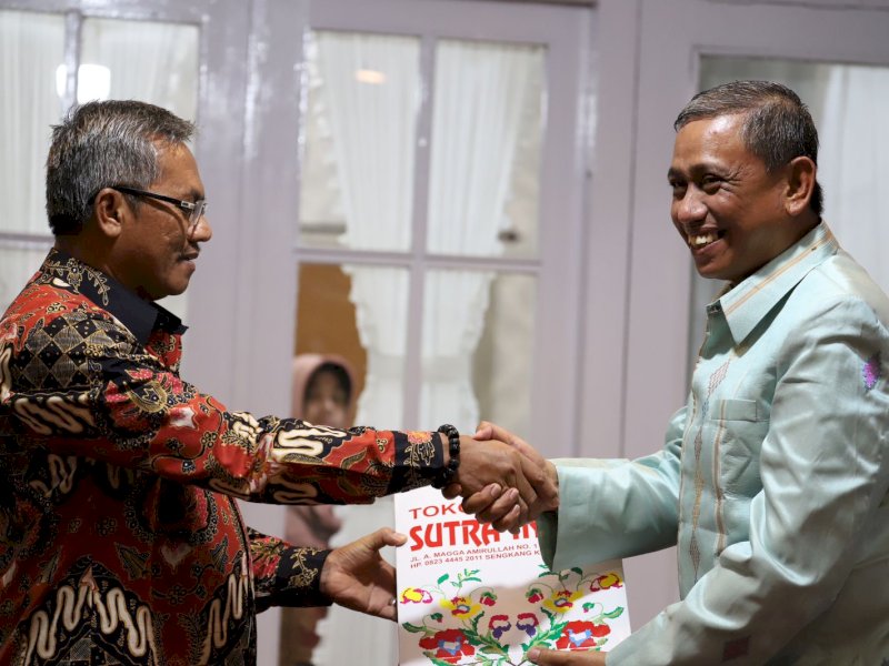 Bupati Wajo Amran Mahmud melepas Kepala Kejaksaan Negeri Wajo, Ramdoni.
