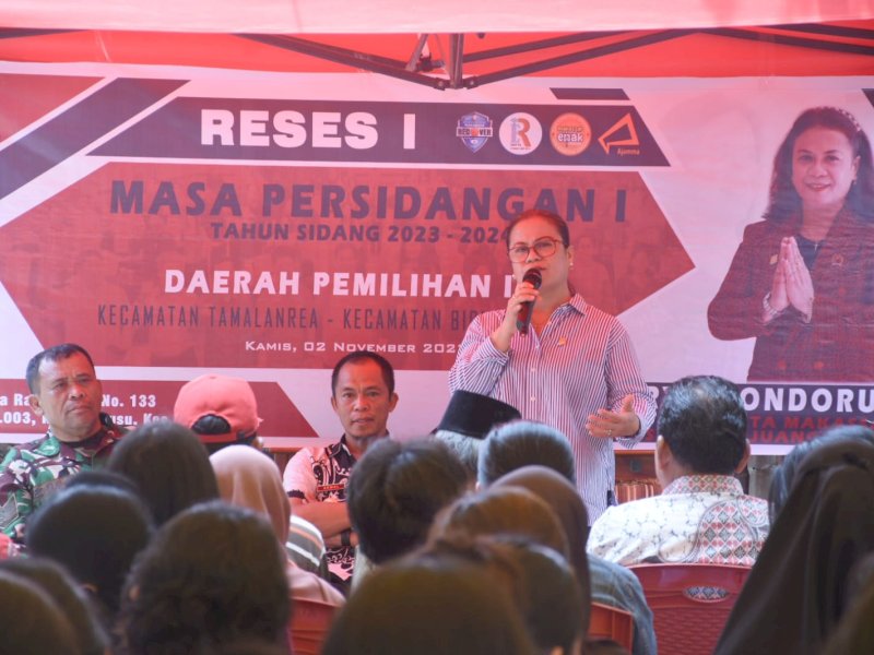 Anggota DPRD Kota Makassar, Galmerrya Kondorura melakukan reses di Jalan Bangkala Raya.