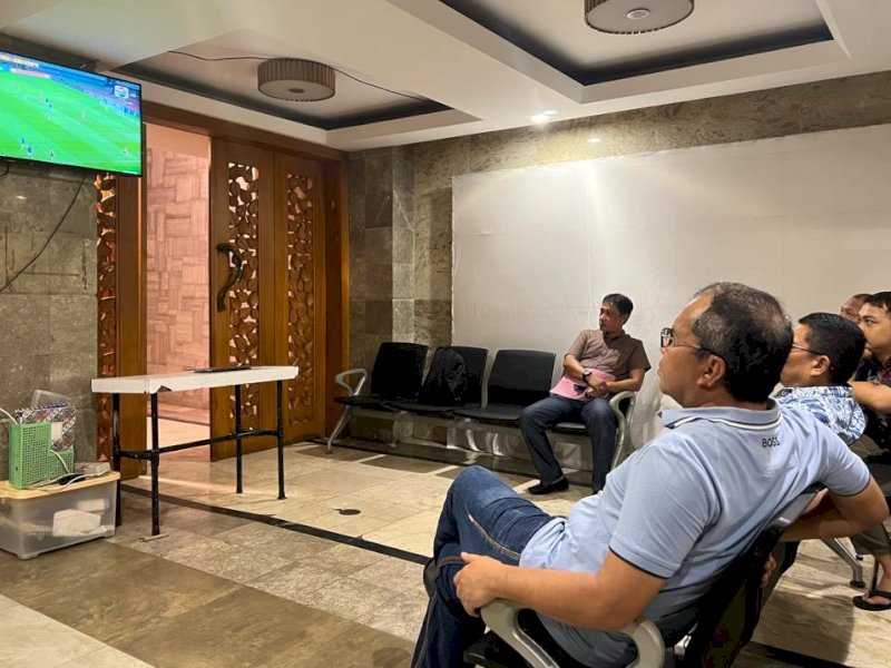 Wali Kota Makassar Moh Ramdhan Pomanto menggelar nonton bareng Piala Dunia U-17. 