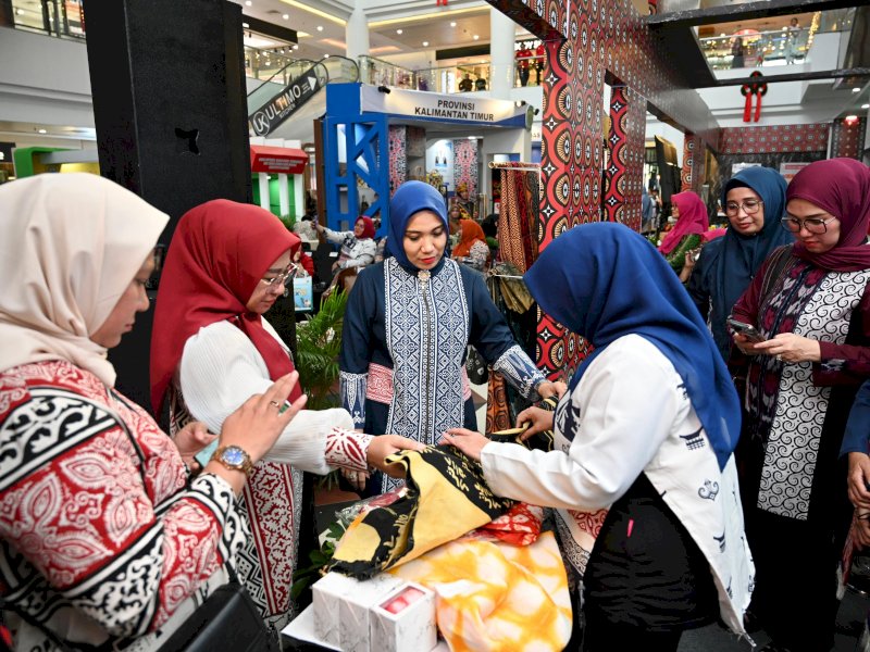 Tim Penggerak PKK Provinsi Sulawesi Selatan bekerja sama dengan Dinas Ketahanan Pangan dan Hortikultura mengikuti pameran di Mega Mall Batam Center, Kota Batam, 17-20 November 2023.