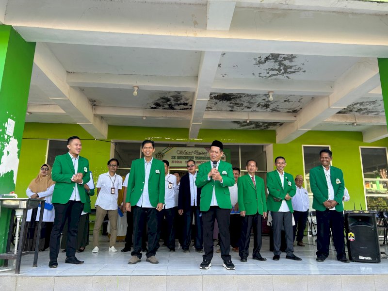 Rektor IAIN Bone Prof Syahabuddin melepas secara resmi peserta Praktik Pengalaman Lapangan (PPL) Fakultas Tarbiyah IAIN Bone tahun 2023.