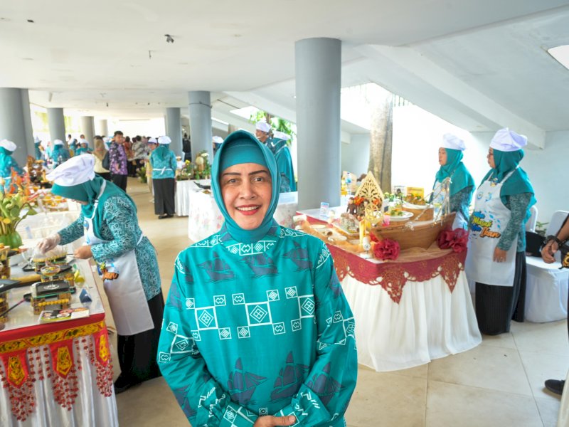 TP PKK Kota Makassar mewakili Provinsi Sulawesi Selatan dalam lomba memasak ikan pada Festival Kuliner Serba Ikan yang digelar di Lapangan Banteng Jakarta. 
