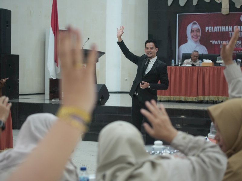 Dekranasda Makassar menggelar Pelatihan Capacity Building UMKM. 
